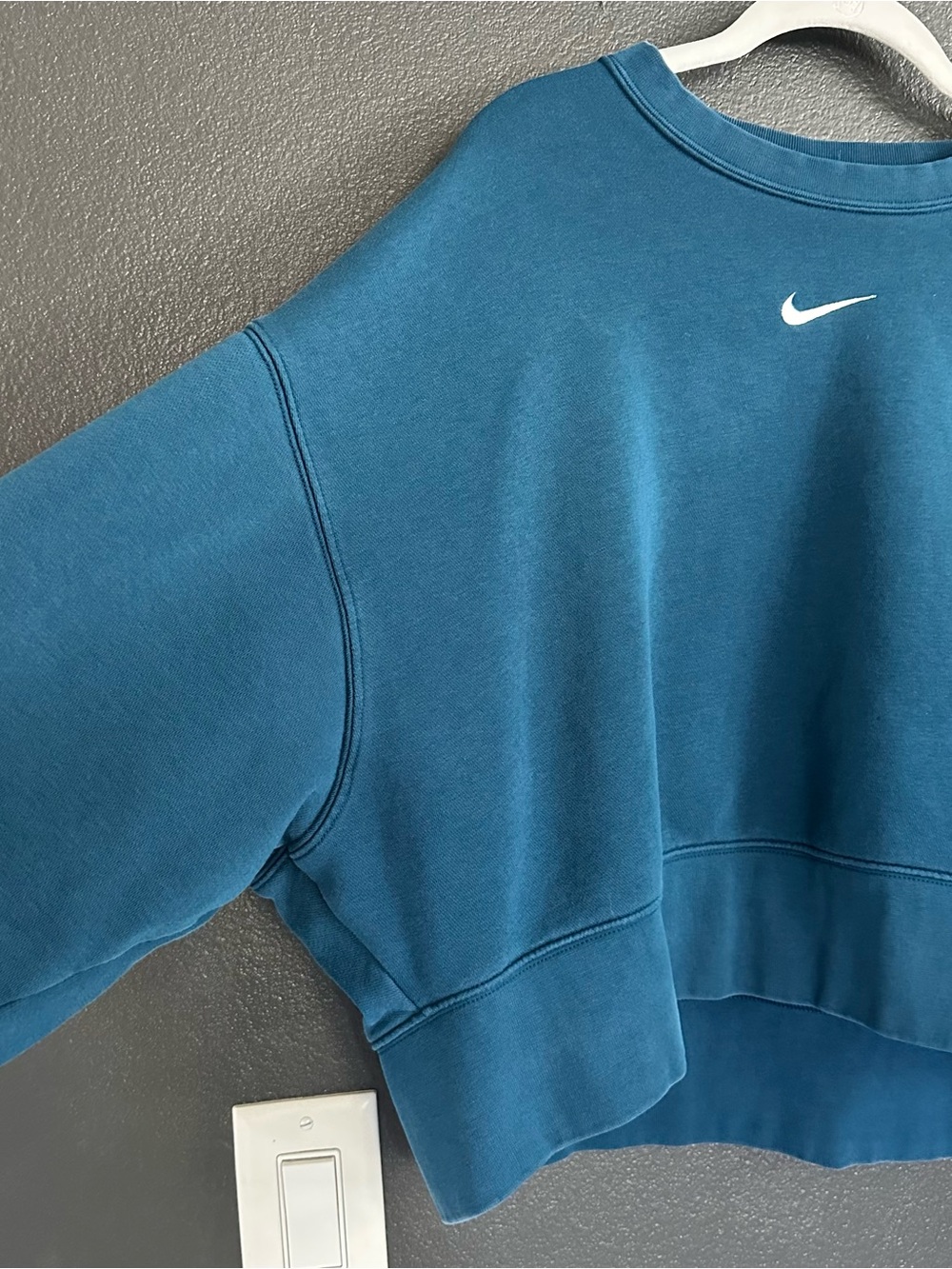 Nike Mini Swoosh Oversized Cropped Fleece Sweatshirt Blue XS - Picture 3 of 8